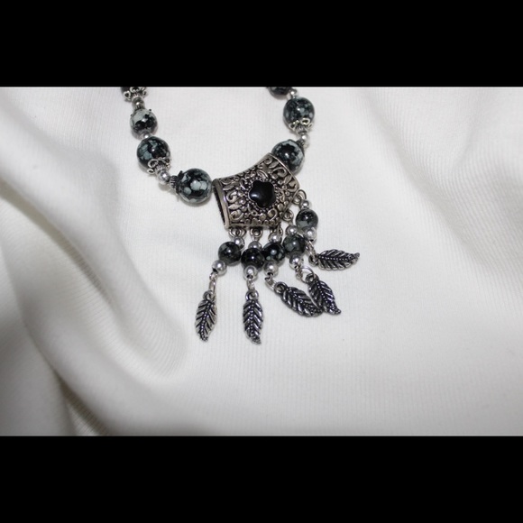 Necklace - Picture 3 of 9